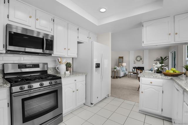 2071 Monaco Ct, El Cajon CA: https://media.crmls.org/mediaz/b993f16b-b2f0-4afa-80ec-6541cb322a48.jpg