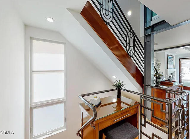 264 melrose Drive, Oxnard CA: https://media.crmls.org/mediaz/b99404b9-8cc6-4d5b-98f6-ecb2f4ddeff8.jpg