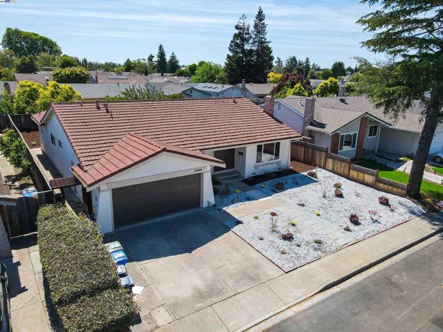 35459 Galen Pl, Fremont CA: https://media.crmls.org/mediaz/b994b813-91b5-45bb-99e3-c541e02a3027.jpg