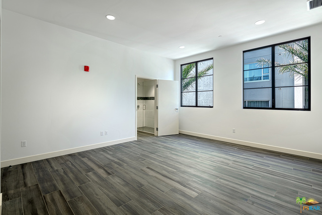 111 N Palm Canyon Drive, Palm Springs CA: https://media.crmls.org/mediaz/b995bda0-4c2a-40a0-8f13-c088fc4a03b5.jpg