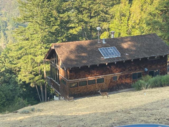 855 Oak Ridge Road, Los Gatos CA: https://media.crmls.org/mediaz/b9961844-e198-4163-a12e-7aa06dd8523e.jpg