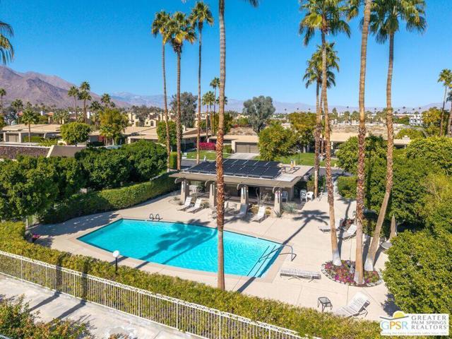 1291 Tiffany N Circle, Palm Springs CA: https://media.crmls.org/mediaz/b9968123-ebe5-4432-8000-59e41974ab4c.jpg