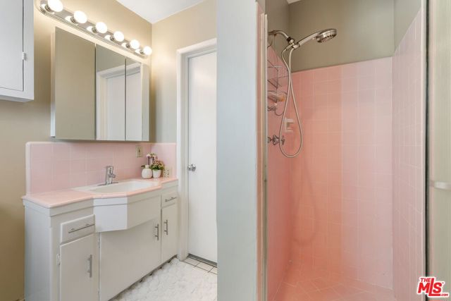 1313 Corona Drive, Glendale CA: https://media.crmls.org/mediaz/b996fe05-f3e1-41de-89ac-114ffac54966.jpg