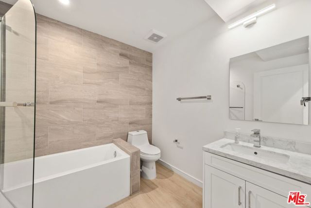 1187 CRENSHAW Boulevard, Los Angeles CA: https://media.crmls.org/mediaz/b99736b1-baf3-4273-bf47-81610e7252bc.jpg
