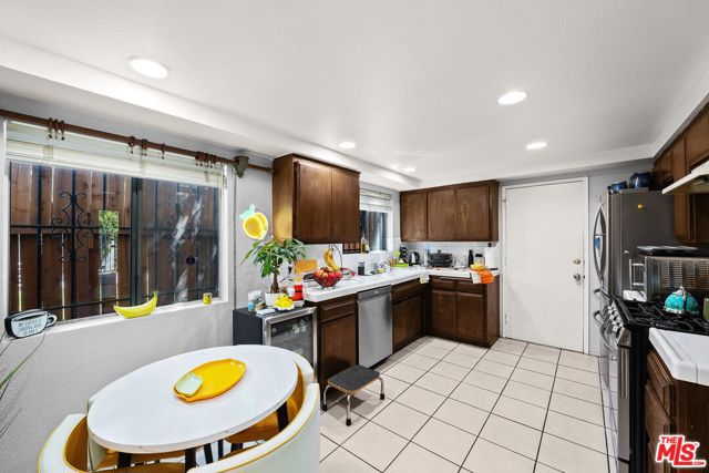 645 N Mc Cadden Place, Los Angeles CA: https://media.crmls.org/mediaz/b9975f37-bb8e-4984-b784-225d9d24355d.jpg