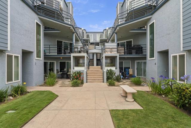 804 N The Strand, Oceanside CA: https://media.crmls.org/mediaz/b9979a12-9920-430d-b635-baef6dfe5c50.jpg