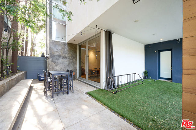 122 Mildred Avenue, Venice CA: https://media.crmls.org/mediaz/b998582e-db52-413c-ad9b-149605b86689.jpg