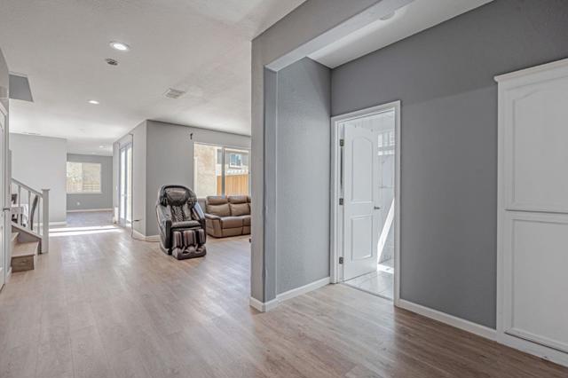 5323 Gold Creek Circle, Discovery Bay CA: https://media.crmls.org/mediaz/b998650a-239c-4f50-a5b4-bc69509523c1.jpg