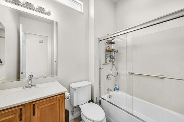 40752 Calle Guapo, Indio CA: https://media.crmls.org/mediaz/b9989b4a-0112-4acd-9cdc-b7528dbba2f3.jpg