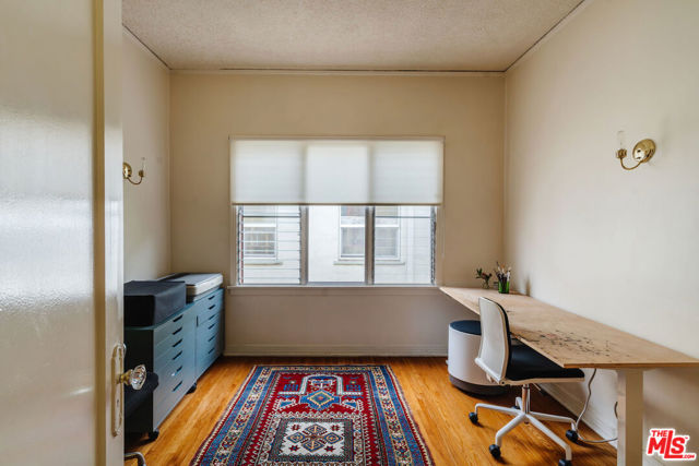 4426 Price Street, Los Angeles CA: https://media.crmls.org/mediaz/b998c992-1083-40b1-9642-a6159007ac98.jpg