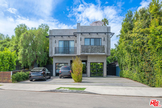 1903 S Bedford Street, Los Angeles CA: https://media.crmls.org/mediaz/b9991681-0e57-4da5-8567-70018f3bda43.jpg