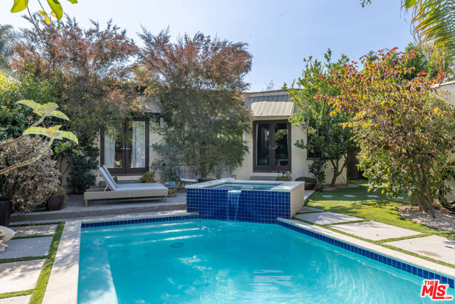 724 N Spaulding Avenue, Los Angeles CA: https://media.crmls.org/mediaz/b999815a-7ad2-46a6-967c-402d4a9d112b.jpg