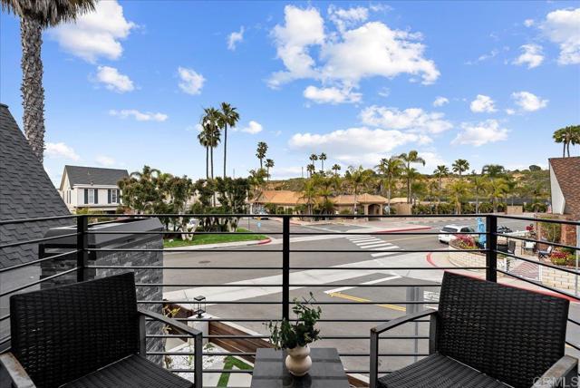 491 Prospect Street, Newport Beach CA: https://media.crmls.org/mediaz/b999845b-0316-460c-a93f-0a7e2e0a7568.jpg