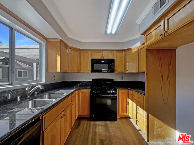 28160 Sloan Canyon Road, Castaic CA: https://media.crmls.org/mediaz/b9999209-278c-49fe-8b26-1ae04e2575dd.jpg