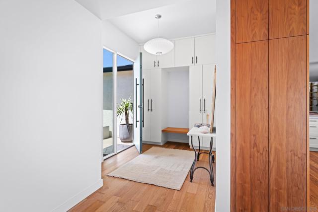 5745 Soledad Mountain Road, La Jolla CA: https://media.crmls.org/mediaz/b999e397-8fb7-40d2-9c84-a7bf58fe1ab1.jpg