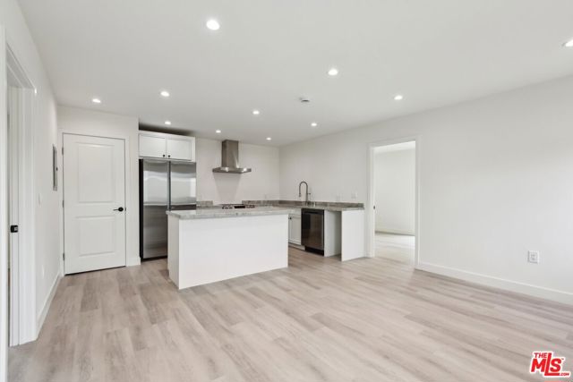 6731 Delco Avenue, Winnetka CA: https://media.crmls.org/mediaz/b99a545e-c624-415b-a33c-943e06ba36c9.jpg