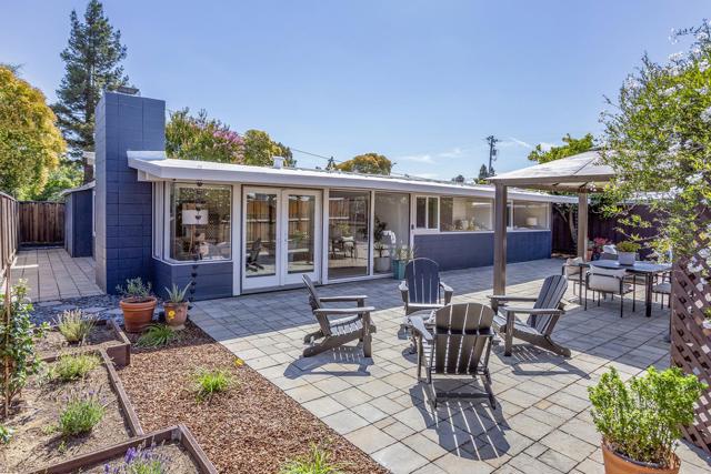 2842 Greer Road, Palo Alto CA: https://media.crmls.org/mediaz/b99a5bc5-e75b-4d64-be14-ec6625ebdf28.jpg