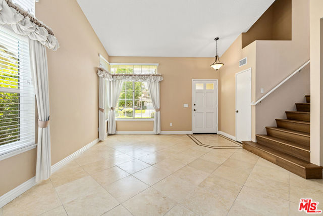 27050 Riversbridge Way, Valencia CA: https://media.crmls.org/mediaz/b99b6955-4a63-4bf1-9b2e-77d55d15b422.jpg