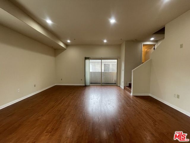 15024 Magnolia Boulevard, Sherman Oaks CA: https://media.crmls.org/mediaz/b99b7622-a6d8-40a5-b558-911f609a8071.jpg