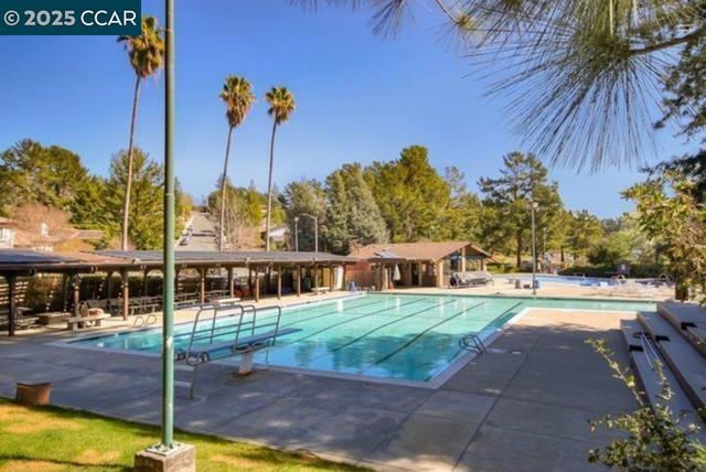 3824 Via Granada, Moraga CA: https://media.crmls.org/mediaz/b99bd655-9446-45c8-a8f3-29e123ea3913.jpg