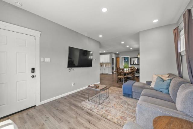 10191021 83rd Avenue, Oakland CA: https://media.crmls.org/mediaz/b99c74de-44e3-4ed7-9e4a-723fb1d4e6a1.jpg