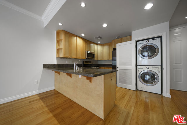 3061 W 12th Place, Los Angeles CA: https://media.crmls.org/mediaz/b99ccd6f-054e-4e34-a1eb-dc6ec534f836.jpg