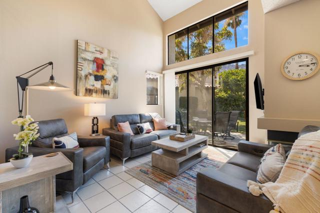 79822 Olympia Fields, La Quinta CA: https://media.crmls.org/mediaz/b99df476-7654-4e75-84ce-698f385b7001.jpg