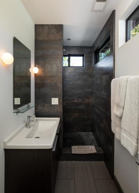 1409 Laurel Street, Menlo Park CA: https://media.crmls.org/mediaz/b99dfbfe-7a32-4f90-894c-202ad221e64c.jpg
