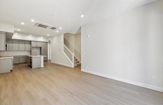 2417 Willow Way, San Mateo CA: https://media.crmls.org/mediaz/b99e0a3f-7e9f-4c57-a2f6-11d85e1b398d.jpg