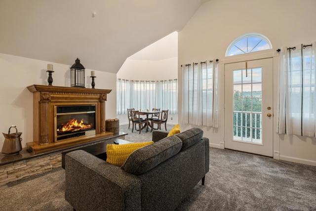 24665 Rancho Santa Teresa Dr, Ramona CA: https://media.crmls.org/mediaz/b99e2920-52d9-47ef-911b-8ea8fa9f5e82.jpg