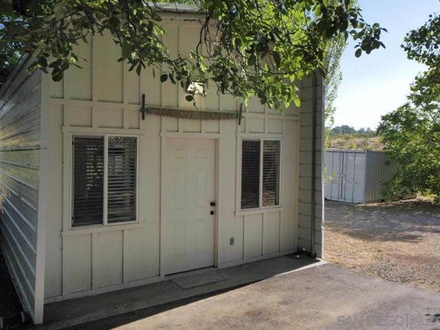 1209 Farmer Road, Julian CA: https://media.crmls.org/mediaz/b99e9c0b-546c-4c14-9b5b-725724bd985b.jpg