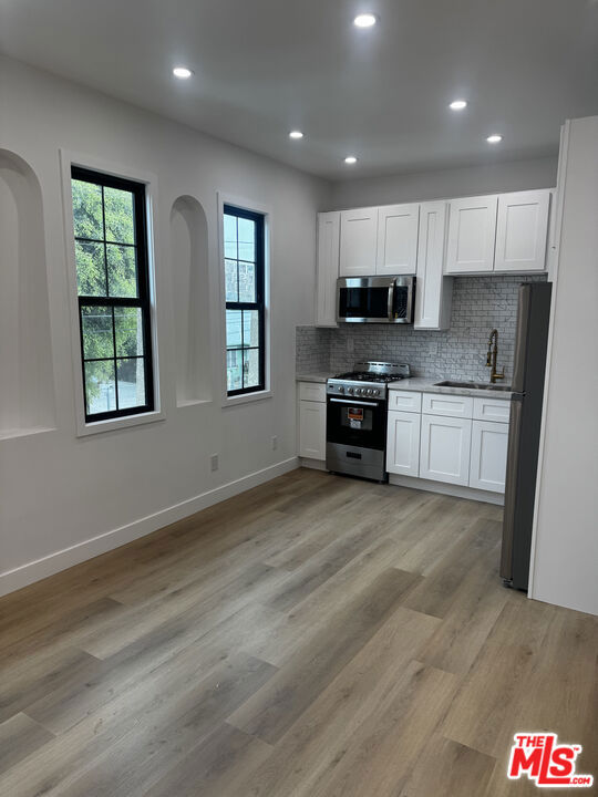 1047 Irolo Street #201