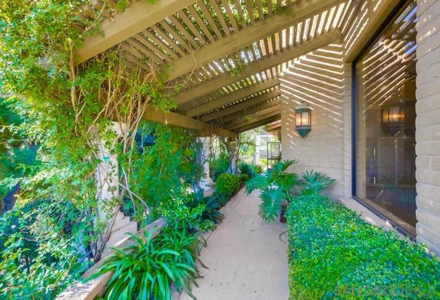 15731 Pauma Valley Dr., Pauma Valley CA: https://media.crmls.org/mediaz/b99f0c26-d6b4-4239-a556-ea83cdab4bca.jpg