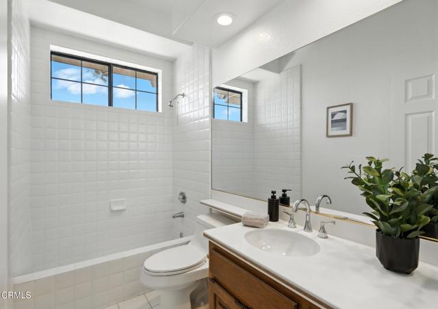 38470 Ave De La Bandolero, Temecula CA: https://media.crmls.org/mediaz/b99f2e48-3e58-422c-88ae-71dd880e59c0.jpg