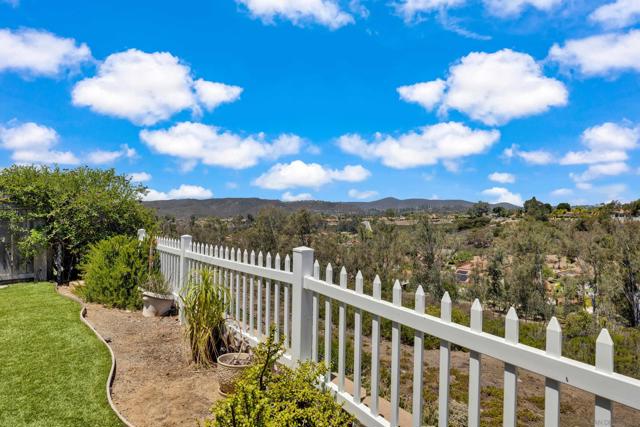 13710 Ahwahnee Way, Poway CA: https://media.crmls.org/mediaz/b99f7344-76bf-4bc7-b883-a2b3d745f0ef.jpg
