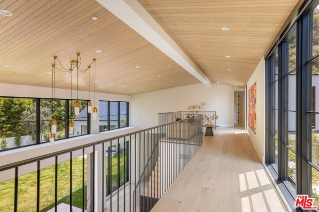 1749 Mandeville Lane, Los Angeles CA: https://media.crmls.org/mediaz/b99f7e21-6207-467c-8d83-5ef039b2912e.jpg