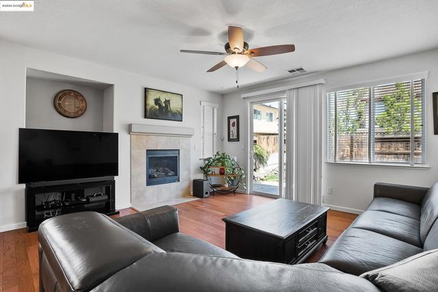 115 Tennyson Ct, Discovery Bay CA: https://media.crmls.org/mediaz/b9a05157-dbb5-4835-9026-db8b72578b58.jpg
