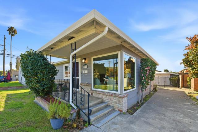 33557 3rd Street, Union City CA: https://media.crmls.org/mediaz/b9a05a72-3473-4dd9-b17b-72d3e0535e02.jpg