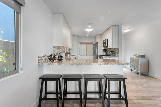 52540 Avenida Juarez, La Quinta CA: https://media.crmls.org/mediaz/b9a0a9dd-ddb9-435c-9433-35deeaaec1ef.jpg