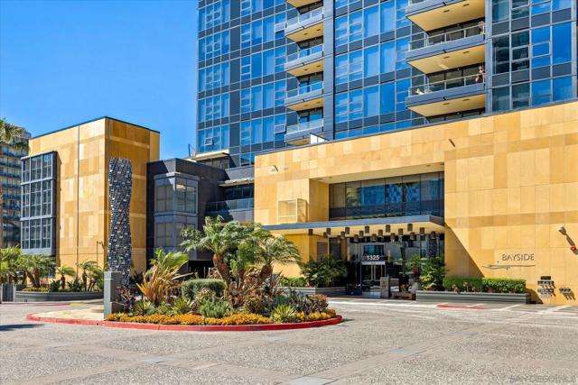 1325 Pacific Hwy, San Diego CA: https://media.crmls.org/mediaz/b9a0c6c1-b6bc-4d51-a8ed-fbf82e7fa552.jpg