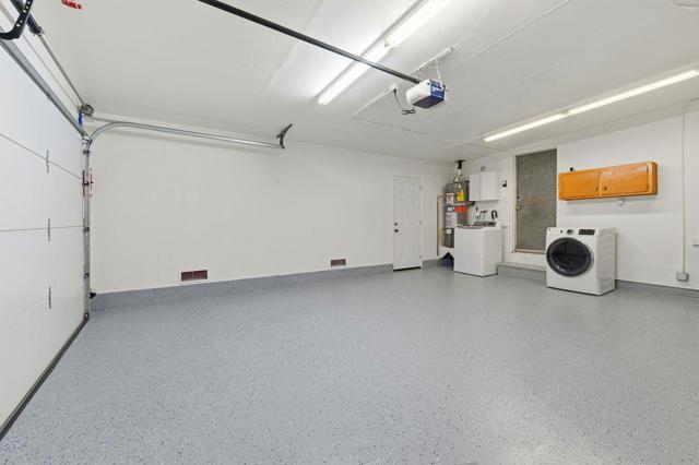 2827 Hosmer Street, San Mateo CA: https://media.crmls.org/mediaz/b9a25a8b-07db-4ef3-a2bb-b976aef75882.jpg