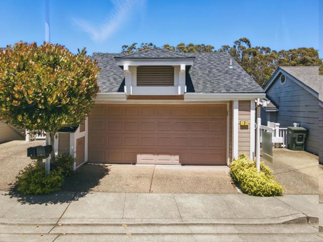 7 Moonlight Court, South San Francisco CA: https://media.crmls.org/mediaz/b9a2d5c4-d766-427e-8990-334040d662ed.jpg