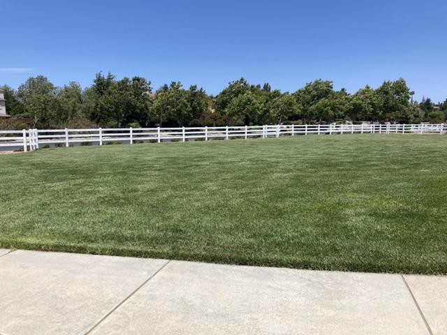 334 Paseo Gularte, San Juan Bautista CA: https://media.crmls.org/mediaz/b9a2f5a9-ea45-417d-93a1-9bd3b0852d2c.jpg
