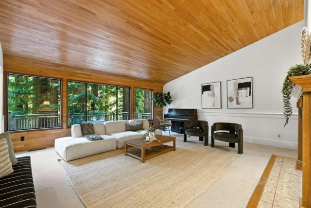 720 Quigg Way, Boulder Creek CA: https://media.crmls.org/mediaz/b9a2fd05-dcd2-4ab4-88a5-96503ae0b7d4.jpg