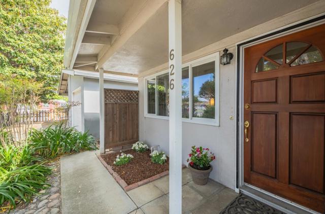 626 Ester Way, Watsonville CA: https://media.crmls.org/mediaz/b9a33c37-3107-4f31-9111-d272a85c542c.jpg