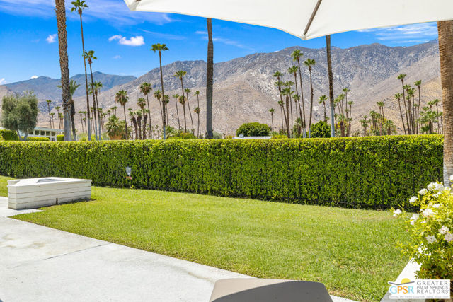 2723 S Kings Road, Palm Springs CA: https://media.crmls.org/mediaz/b9a4120c-0d0f-422e-b2f1-c98cc711d1ae.jpg