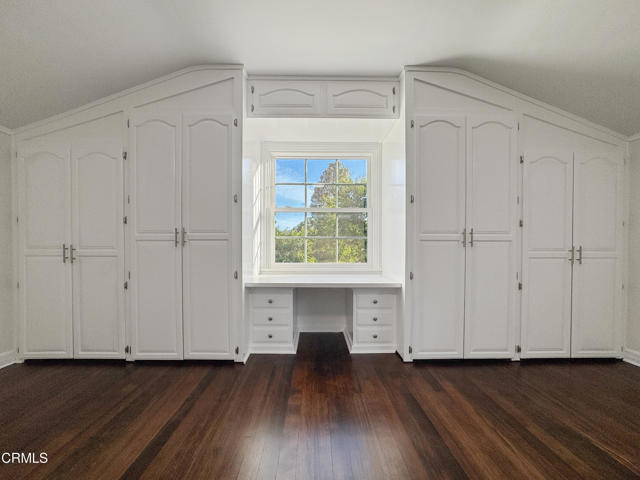 5028 El Adobe Lane, La Crescenta CA: https://media.crmls.org/mediaz/b9a4ce40-df4d-4ea2-a0f7-d92272fb4ac7.jpg
