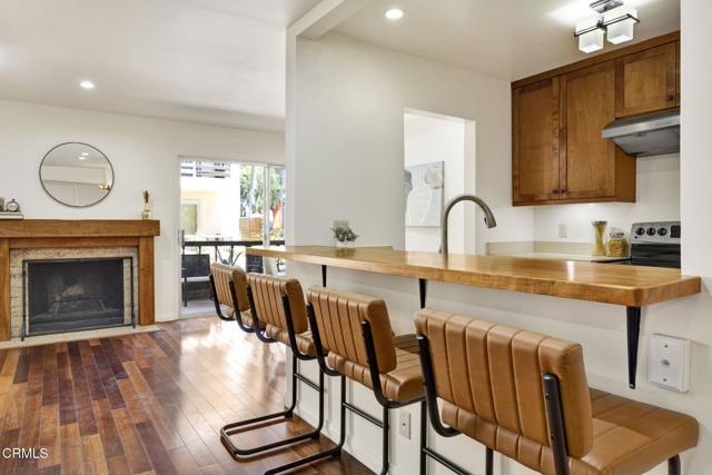 1127 E Del Mar Avenue, Pasadena CA: https://media.crmls.org/mediaz/b9a4e446-89db-494f-8878-d7ae16c96407.jpg