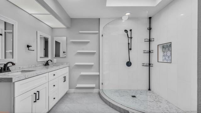 53 Colgate Dr, Rancho Mirage CA: https://media.crmls.org/mediaz/b9a616d5-8dee-4b70-a916-fd29a1fd73d8.jpg