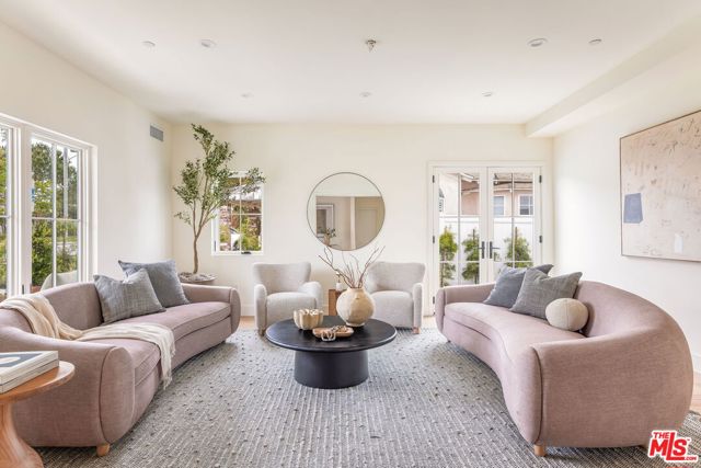2455 23rd Street, Santa Monica CA: https://media.crmls.org/mediaz/b9a68bbb-80a2-45a9-a1cd-e6460eab70d6.jpg
